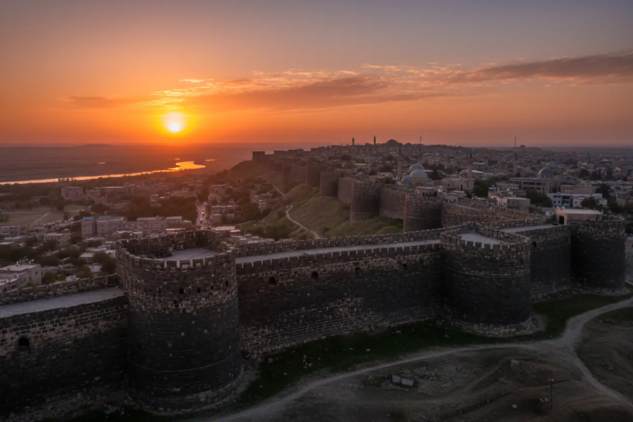 Diyarbakır Gezilecek Yerler: Tarihe Yolculuk Rehberi
