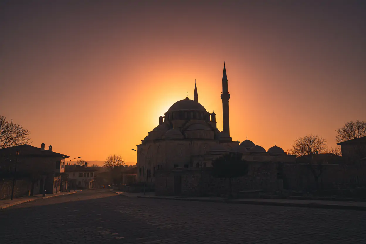 Alaşehir Yıldırım Bayezid Camii: Manisa Gezi Rehberi