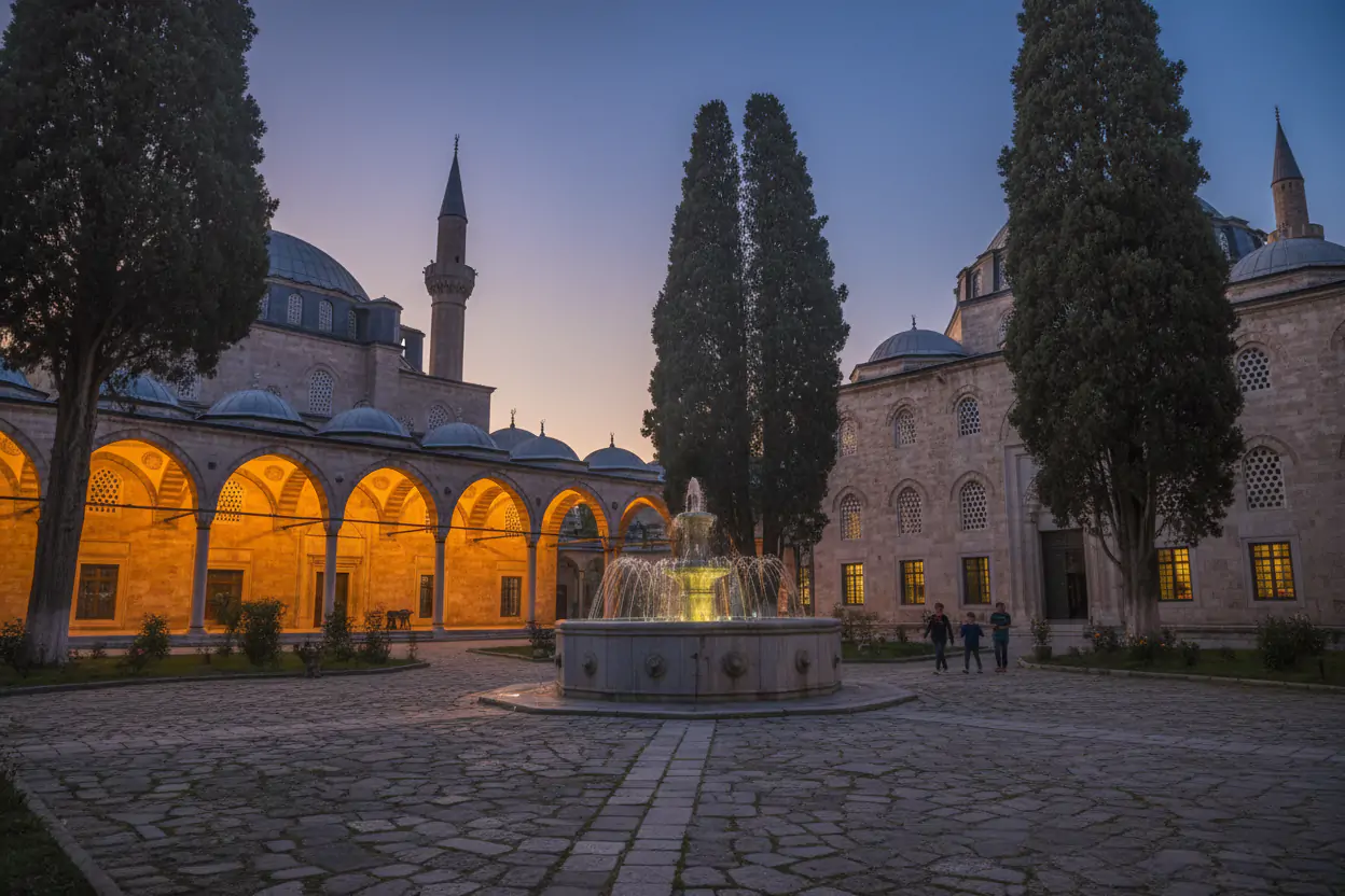 Gazi Ömer Bey Camii: Tekirdağ Gezilecek Yerler Rehberi