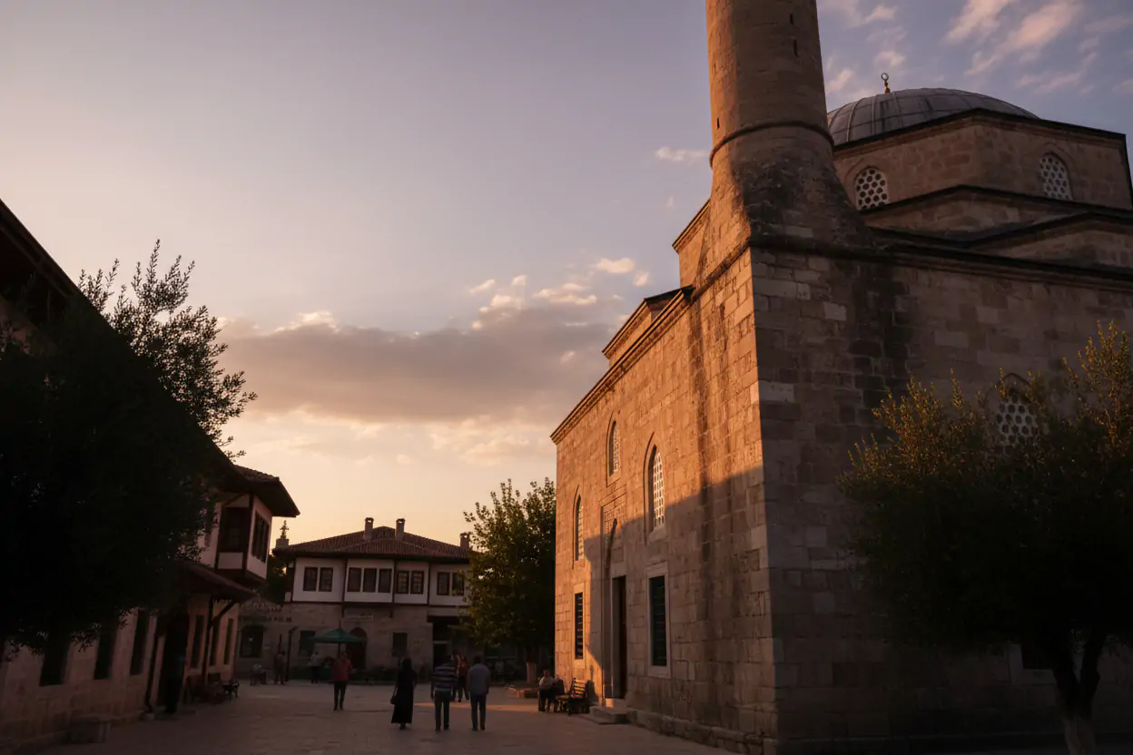 Kangal Merkez Camii: Sivas Gezilecek Yerler Listenize Bir Not