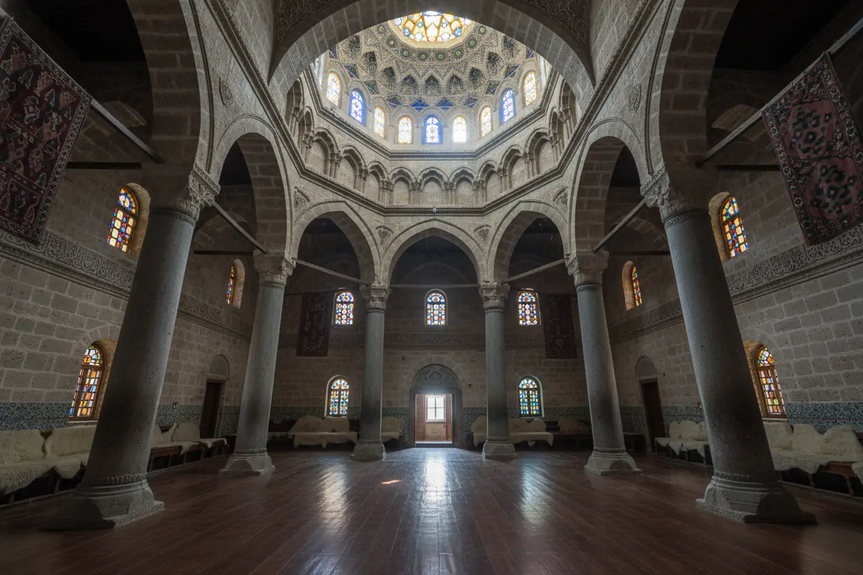 Karatay Hanı: Kayseri’de Selçuklu Mimarisi ve Hikayeleri