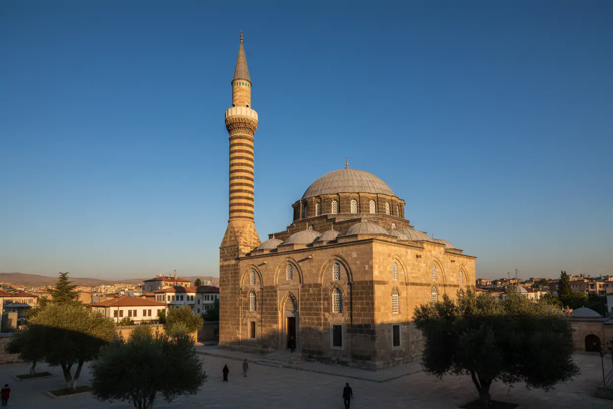 Niğde Alaeddin Cami: Taş İşçiliğinin Gizemli Efsanesi