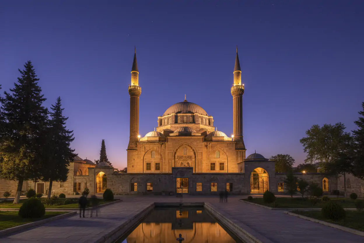 Niğde Alaeddin Cami: Taşın Sırrı ve Taçlı Kadın Efsanesi