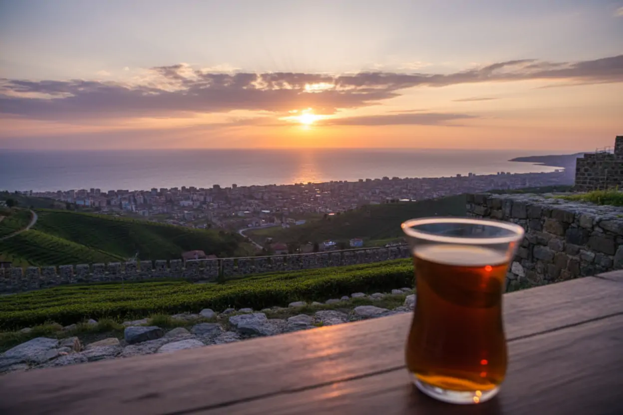 Rize Gezilecek Yerler: Tarihin Zirvesi Rize Kalesi