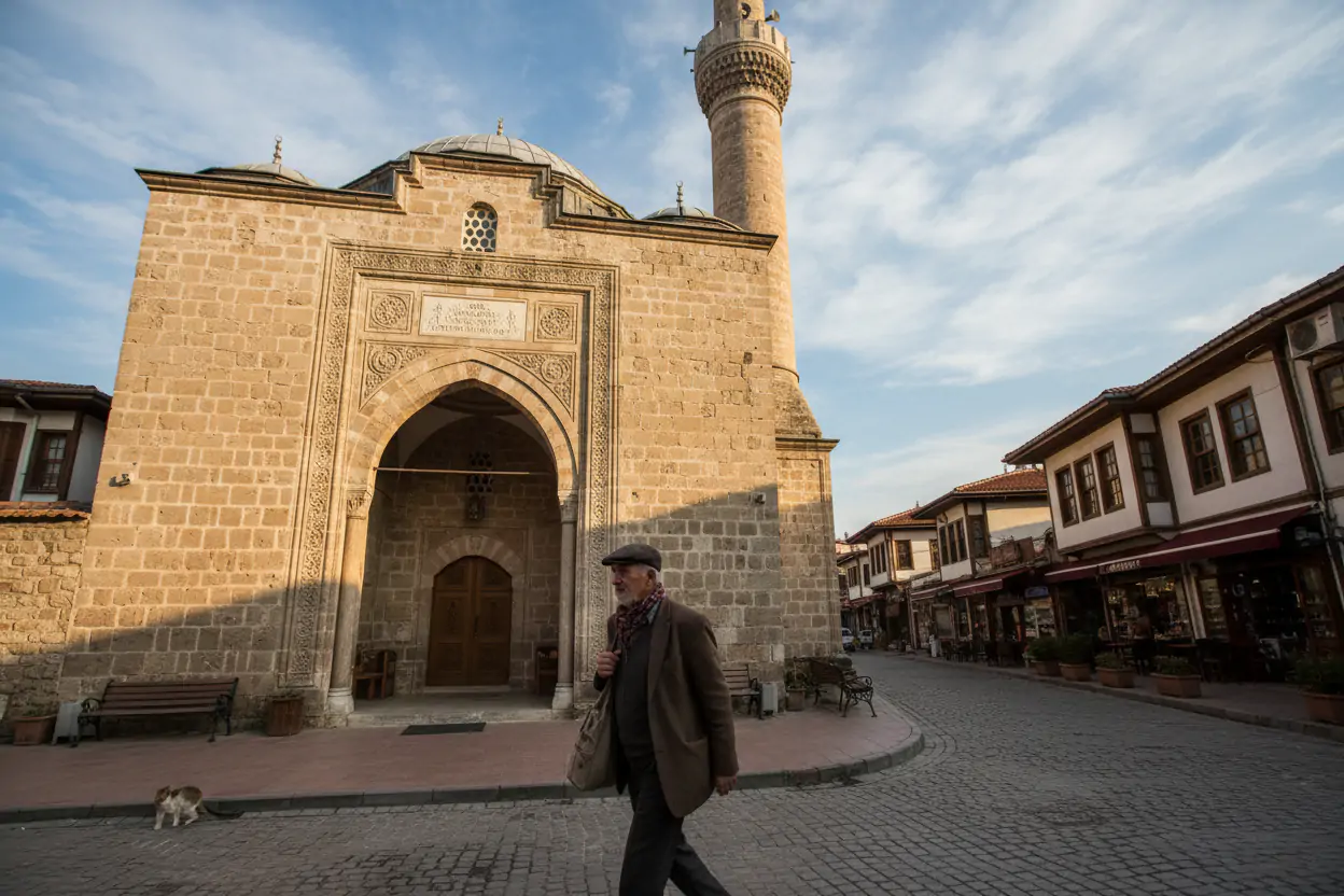 Sinop Hacı Ömer Cami: Tersanenin Dört İsimli Mabedi