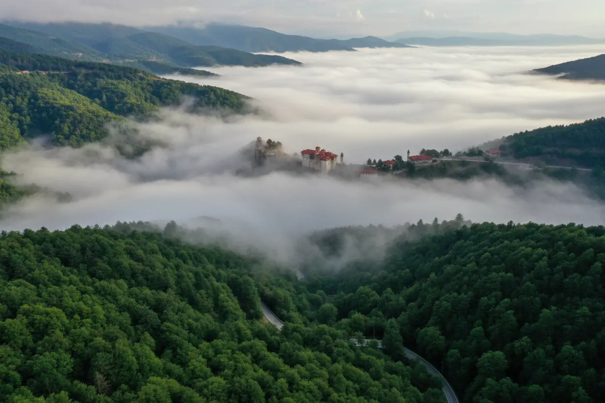 Sümela Manastırı: Trabzon Gezilecek Yerler Listenizin Zirvesi
