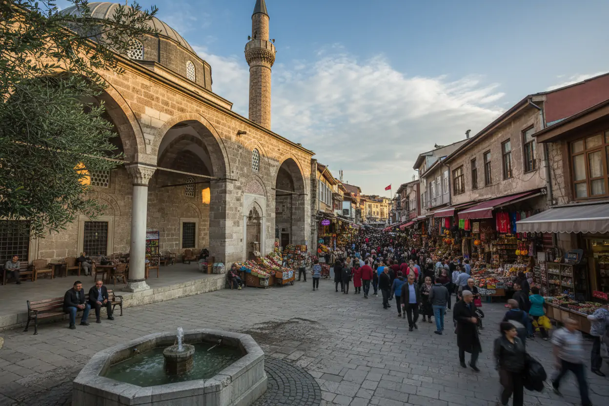 Trabzon Gezilecek Yerler: Çarşı Camii Rehberi