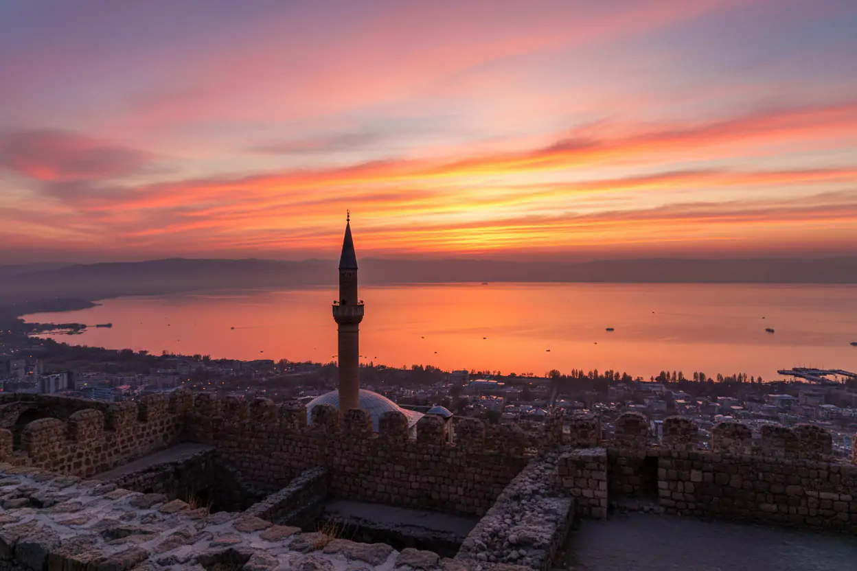 Van Gezilecek Yerler: Süleyman Han Camii Rehberi